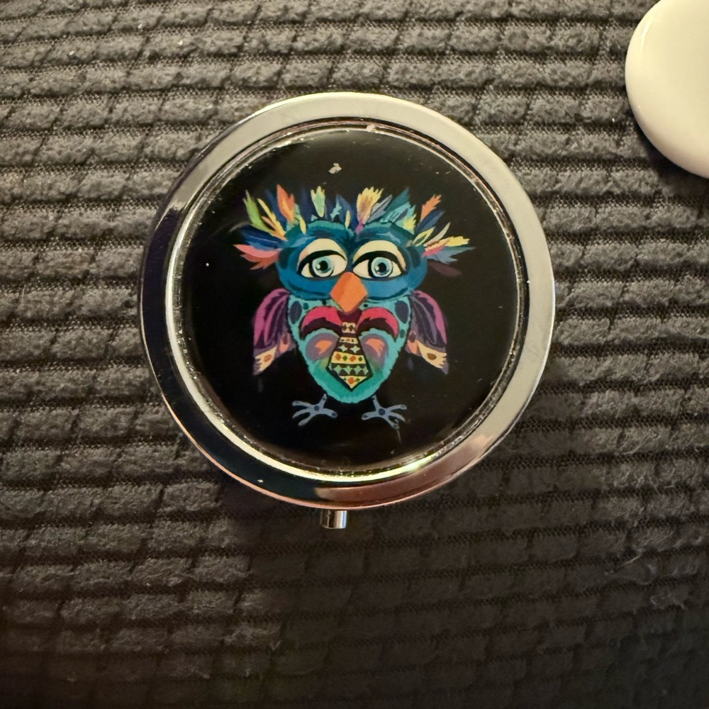 Brand New Owl Pill Case Three Compartments Push Button Open With Mirror Discrete